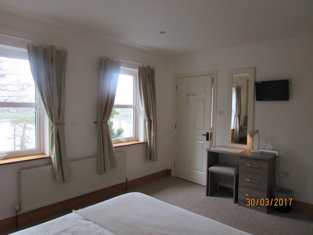 Watersedge Seaviews Hotel Кенмеър Екстериор снимка
