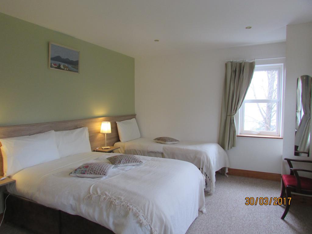 Watersedge Seaviews Hotel Кенмеър Екстериор снимка