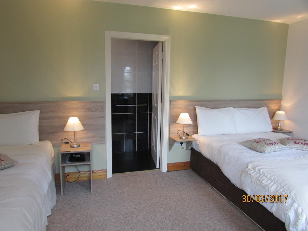 Watersedge Seaviews Hotel Кенмеър Екстериор снимка